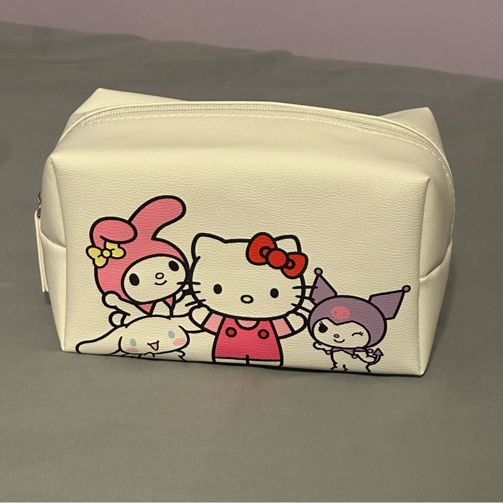 Primark Hello Kitty Friends 3-Piece Pink and White Cosmetic Bag Set - Picture 4 of 5